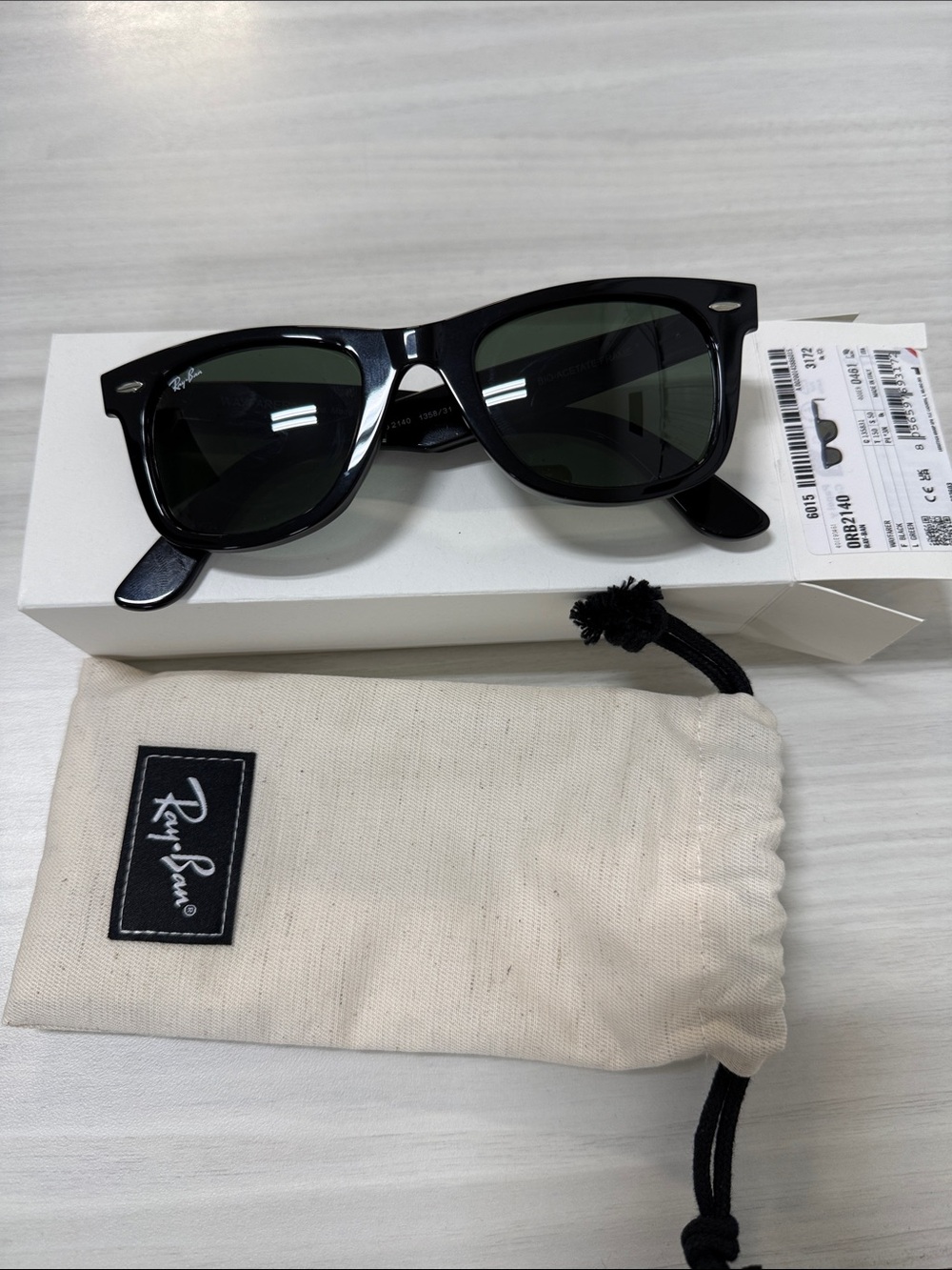 Ray-Ban rb2140 Black Frame Sunglasses with Green Lenses